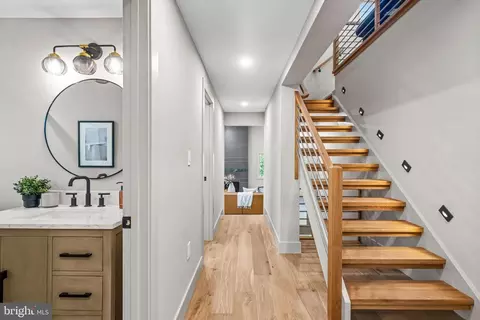 Entry Way - 319 E Central Ave, Moorestown, NJ 08057 photo 4 of 10