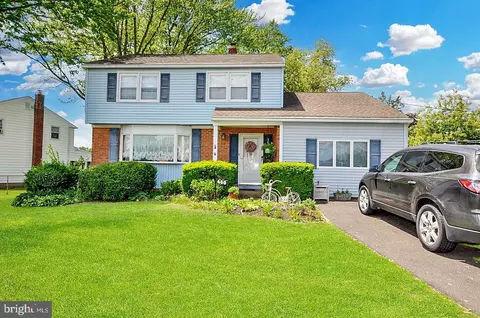 400 S Arthur Dr, Edgewater Park, NJ 08010