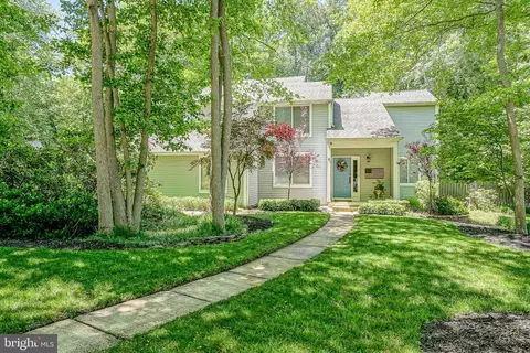 8 Covenger Dr, Medford, NJ 08055