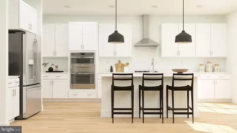 7 Turgyan Dr, Bordentown, NJ 08505
