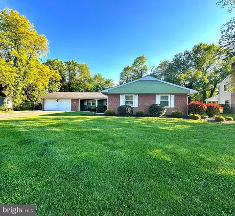 21 Tyler Dr, Willingboro, NJ 08046