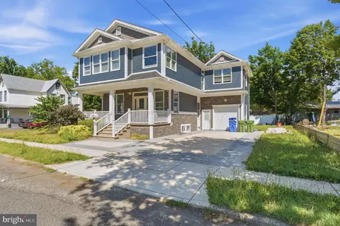 511 W 6th St, Palmyra, NJ 08065