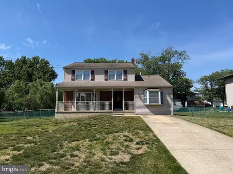 102 Cambridge Dr, Cinnaminson, NJ 08077