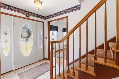 Entry Way - 8 Edwards Dr, Wrightstown, NJ 08562 photo 2 of 2