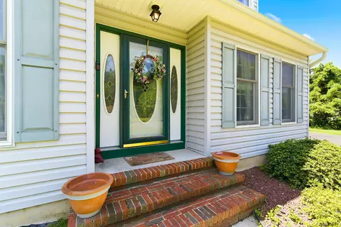 Entry Way - 8 Edwards Dr, Wrightstown, NJ 08562 photo 1 of 2