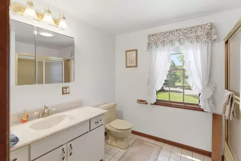 Bath - 8 Edwards Dr, Wrightstown, NJ 08562 photo 3 of 3