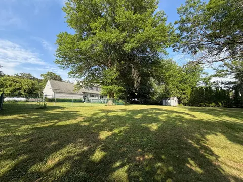 Exterior - 8 Edwards Dr, Wrightstown, NJ 08562 photo 4 of 7