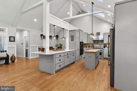 683 Gravelly Hollow Rd, Medford, NJ 08055