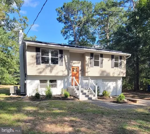 5 Maryland Trl, Browns Mills, NJ 08015