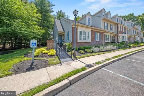 207 Berkshire Way, Marlton, NJ 08053