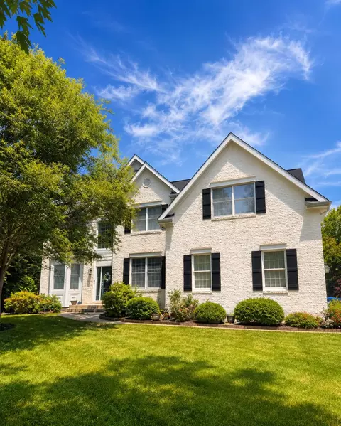 12 Millington Ct, Columbus, NJ 08022