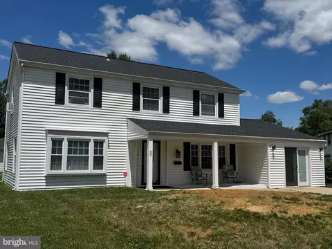 50 Paddock Ln, Willingboro, NJ 08046