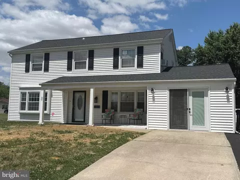 50 Paddock Ln, Willingboro, NJ 08046