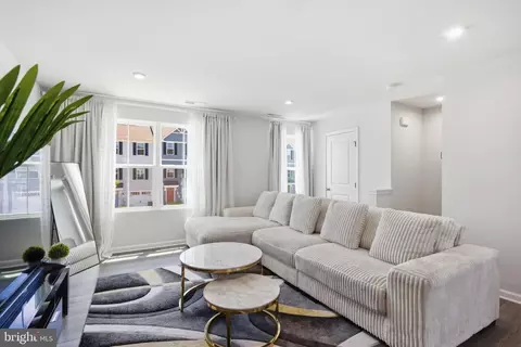 9 F Floyd Ave, Beverly, NJ 08010