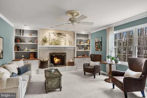 2 Strafford Ct, Medford, NJ 08055