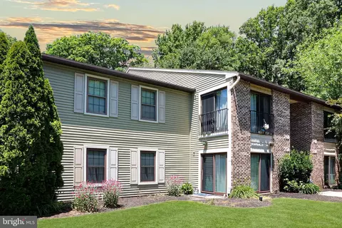 76 W Bluebell Ln #B, Mount Laurel, NJ 08054