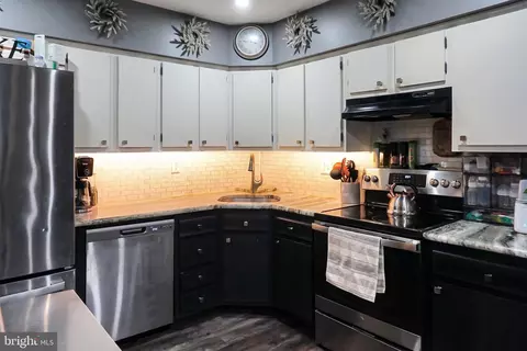 76 W B W Bluebell Ln, Mount Laurel, NJ 08054