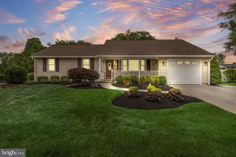 209 Yardley Rd, Delran, NJ 08075