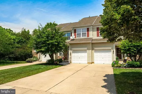 16 Oxford Ct, Bordentown, NJ 08505