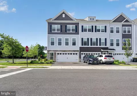 30 Autumn Park Dr, Medford, NJ 08055