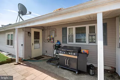Exterior - 7 Rose Ave, Maple Shade, NJ 08052 photo 4 of 7