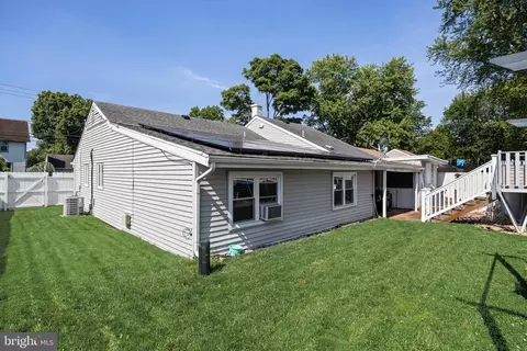 Exterior - 7 Rose Ave, Maple Shade, NJ 08052 photo 3 of 7