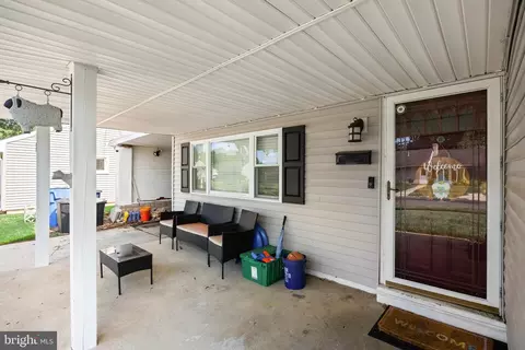 Exterior - 7 Rose Ave, Maple Shade, NJ 08052 photo 2 of 7