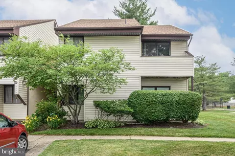 38 E A E Daisy Ln, Mount Laurel, NJ 08054