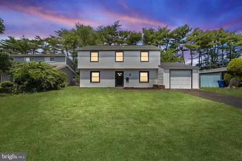 27 Shawmont Ln, Willingboro, NJ 08046