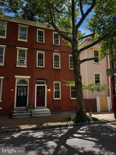 206 E Union St, Burlington, NJ 08016