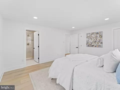 Bedroom - 3 Overbrook Cir, Moorestown, NJ 08057 photo 2 of 4