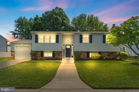16 Peachtree Ln, Burlington, NJ 08016