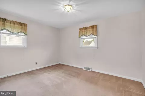 Bedroom - 19 Paul Rd, Maple Shade, NJ 08052 photo 2 of 4