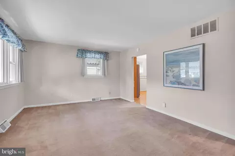 Living - 19 Paul Rd, Maple Shade, NJ 08052 photo 1 of 4