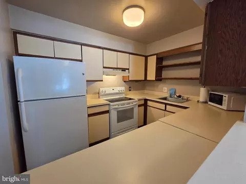 Kitchen - 37 Bridgewater Dr, Evesham, NJ 08053 photo 3 of 3