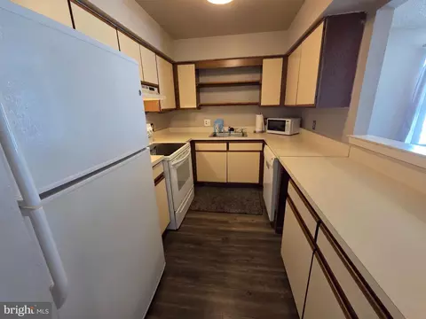 Kitchen - 37 Bridgewater Dr, Evesham, NJ 08053 photo 2 of 3