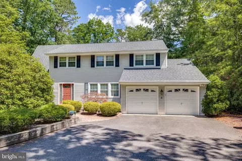 4 Heatherwood Ct, Medford, NJ 08055