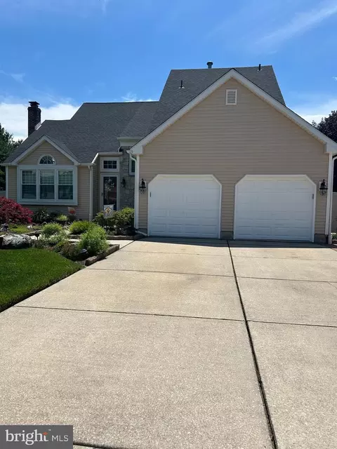 14 Abbotsford Dr, Marlton, NJ 08053