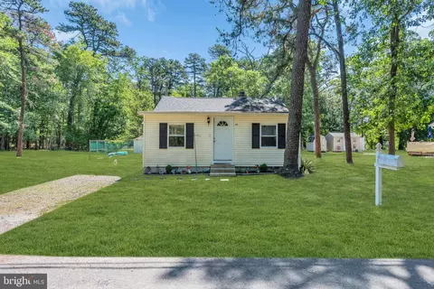 30 Palmetto Ave, Browns Mills, NJ 08015