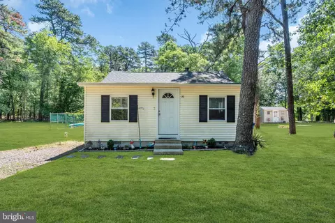 30 Palmetto Ave, Browns Mills, NJ 08015
