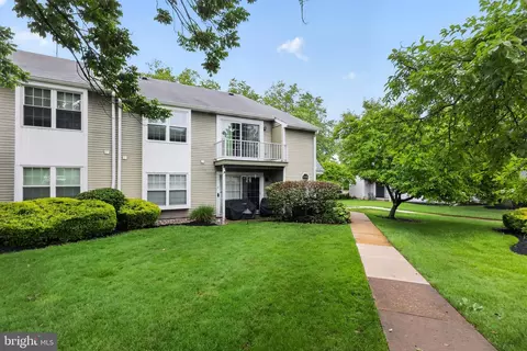 332 B Willow Turn Turn, Mount Laurel, NJ 08054