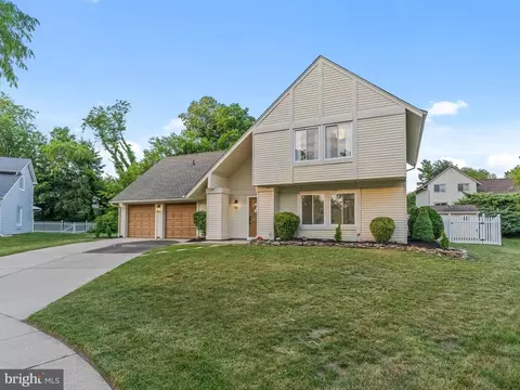 4 Brower Ct, Marlton, NJ 08053
