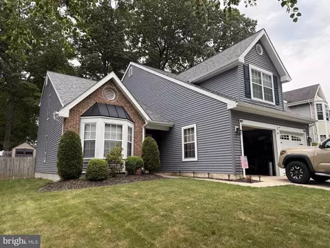 36 Christopher Mills Dr, Mount Laurel, NJ 08054