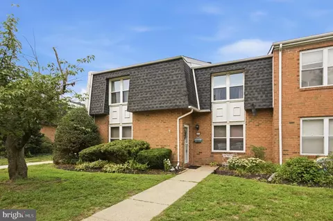 2045 Harbour Dr, Palmyra, NJ 08065