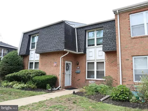 2045 Harbour Dr, Palmyra, NJ 08065