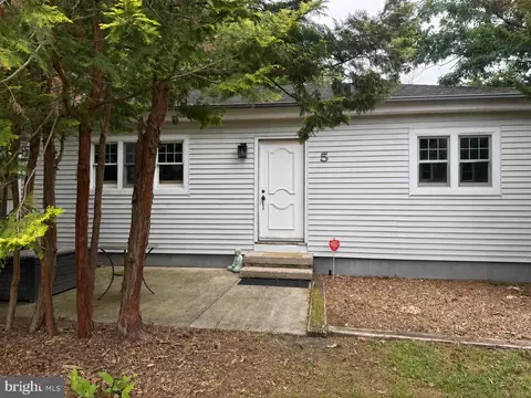 5 Woodland Ave, Medford, NJ 08055