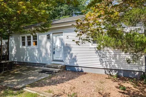 5 Woodland Ave, Medford, NJ 08055