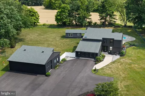 2576 Monmouth Rd, Jobstown, NJ 08041