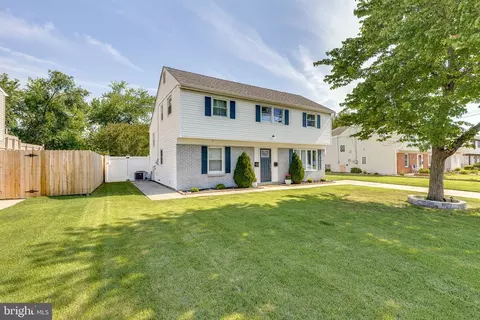 13 Marlborough Ave, Marlton, NJ 08053