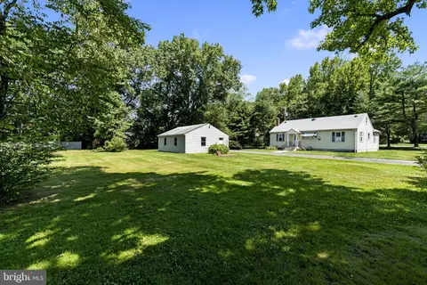 Exterior - 17 Mount Laurel Rd, Mount Laurel, NJ 08054 photo 3 of 6